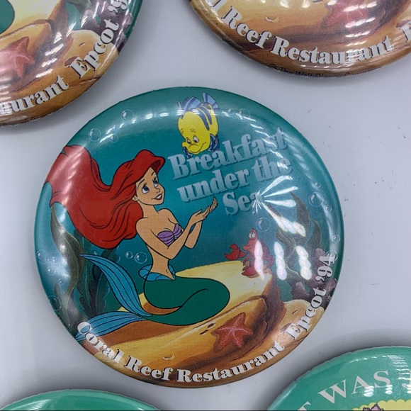 Vintage Disney pin buttons bundle of 8 - Picture 7 of 9